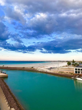 Отель Ocean View Luxury Apartment & Suite  Уоллару